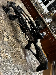 Barnett Game Crusher 3.0 Crossbow With 4x32 Scope, New Strings - Picture 1 of 4