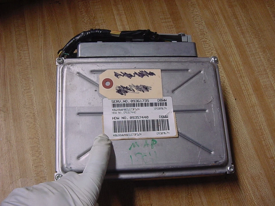 Chevrolet Pontiac Bonneville 09357440 1999 2000 módulo de control del motor unidad ECM Foto 1 de 4