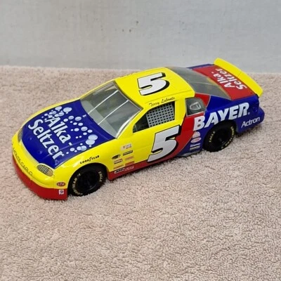 Terry Labonte #5 Alka Seltzer NASCAR 1:24 Diecast Racing Champions 1996 No Box - Image 1 of 4
