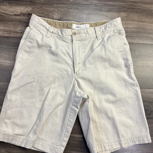 Izod Saltwater Shorts Mens Size 32 10.5" Beige Flat Front Chino Khakis Bermuda - Picture 1 of 8