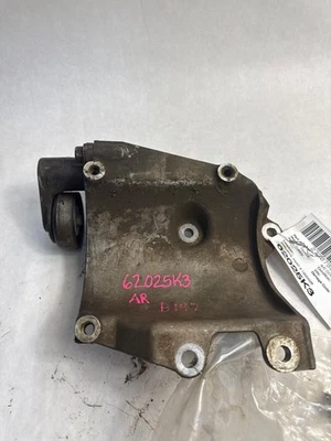 Soporte compresor aire acondicionado Chevrolet Chevy Tahoe 2000 Foto 1 de 4