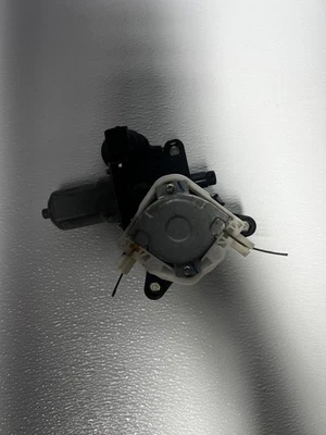 Toyota Tundra 2007-25 Window Regulator Motor Back Panel 85710-0C080 - Image 1 of 4