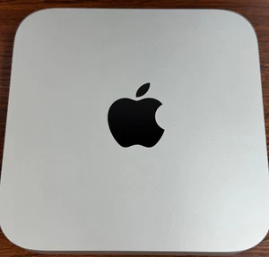Apple Mac Mini Desktop (M1 Chip, 512GB SSD, 8GB RAM) Excellent Cond in Box HDMI - Afbeelding 1 van 6