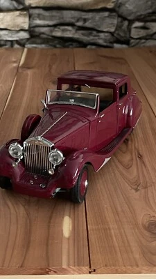 Danbury Mint 1/24 Rolls Royce Phantom III 1938 Red Diecast Scale Model Car - Image 1 of 4