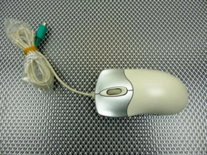Mouse genérico con cable PS2 blanco y plateado - P/N: HM-06A - Imagen 1 de 6