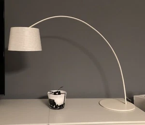 FOSCARINI TWIGGY Lampada ad Arco da Tavolo Bianco - Designed by Marc Sadler - Bild 1 von 3