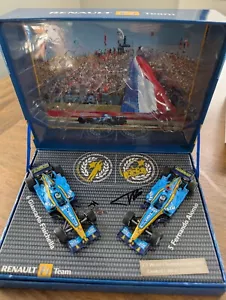 RENAULT F1 2005 WORLD CHAMPIONS 1/43 Fisichella & Alonso Autographs - Picture 1 of 5