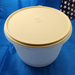 Bañera de almacenamiento redonda apilable opaca vintage Tupperware 265-3 con tapa 229-28 - Imagen 1 de 5