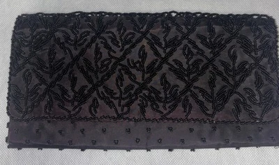 Cartera clutch vintage con cuentas negra Foto 1 de 4