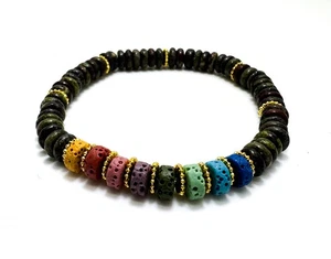 Pulsera de roca de lava de piedra de sangre y chakra de 6,5" - Cordón elástico hecho a mano, cuentas de 6 mm - Imagen 1 de 2