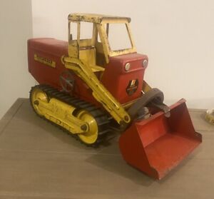 Nylint #3100 Hough Front End Payloader Tractor-Shovel  The Blade Raises & Lowers