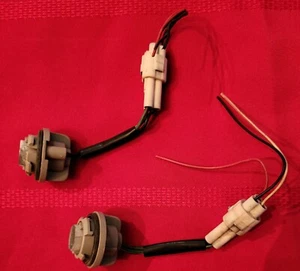 2 1990 1991 1992 1993 1994 And More Subaru Legacy OEM Rear Directional Sockets - Picture 1 of 5