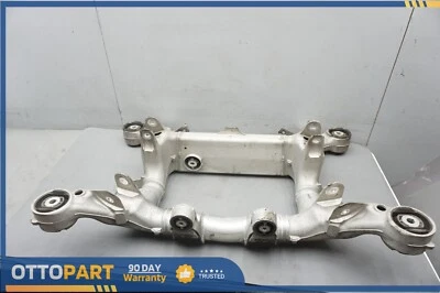 BMW M6 650i Gran Coupé 2012-2018 convertible travesaño trasero subchasis OEM. Foto 1 de 4