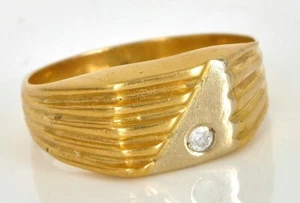VTG BEAUTIFUL 14K YELLOW GOLD MEN'S GLASS STONE SIGNET RING S9.5 5.5 GRAMS - Picture 1 of 1