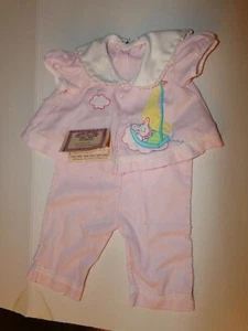 WEICHE SKULPTUR XAVIER ROBERTS KOHL ROSA OUTFIT MIT ETIKETT alt Vintage 30+ Jahre - Bild 1 von 3