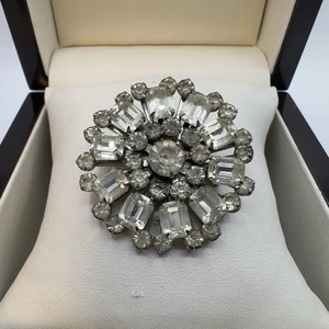 Vintage silberfarbene Blumen Sun Burst klar Strass Anstecknadel Brosche 1 1/2" - Bild 1 von 5