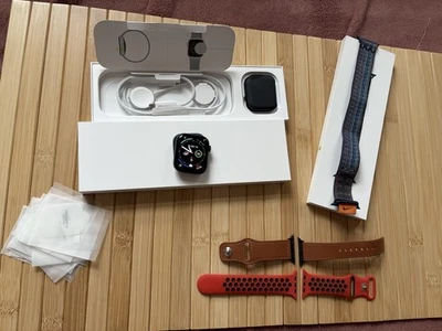   Apple  Watch series 9 Schwarz 45mm Nike Sport Loop  - Bild 1 von 4