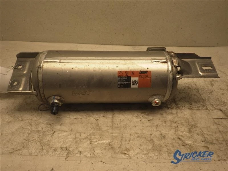 Cadillac Escalade 2021-2023 Air Suspension Compressor Supply Tank 84951816 7479 - Image 1 of 4