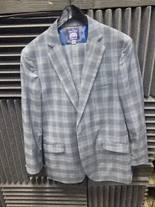 Men’s Suit 42 L x 36x29 Blue Gray Plaid Perfect - Picture 1 of 12