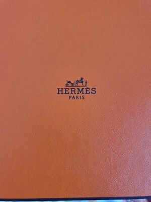 Perfume puro Hermes 24 Foubourg Foto 1 de 4