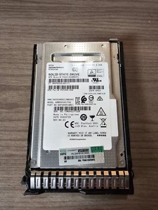 HPE 1.92TB SAS 12G SSD MU SFF SC VSAS RM5 P07306-002 VO001920RWUFE in tray - Picture 1 of 2