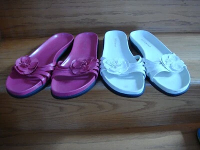 2 Pr Croft & Barrow Women's 9M Tropic White & Pink Slip On Flat Sandals w/Flower - Image 1 of 4