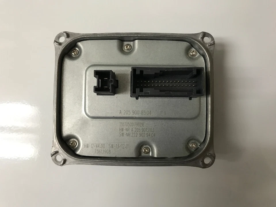 NEW FOR 2015-2018 MERCEDES W205 C CLASS LED BALLAST UNIT CONTROL OEM A2059005010 - Image 1 of 4