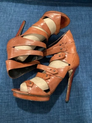 Brian Atwood Sandalias de tacón alto de cuero gladiador Foto 1 de 4