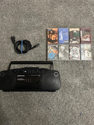 Reproductor de casete estéreo Emerson portátil paquete de regalo/inicio Rock alternativo de los 90 Foto 1 de 4