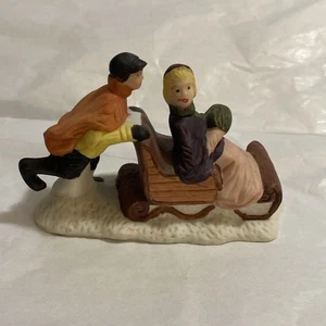 Paseo en trineo navideño vintage de cerámica de pueblo victoriano - Imagen 1 de 4