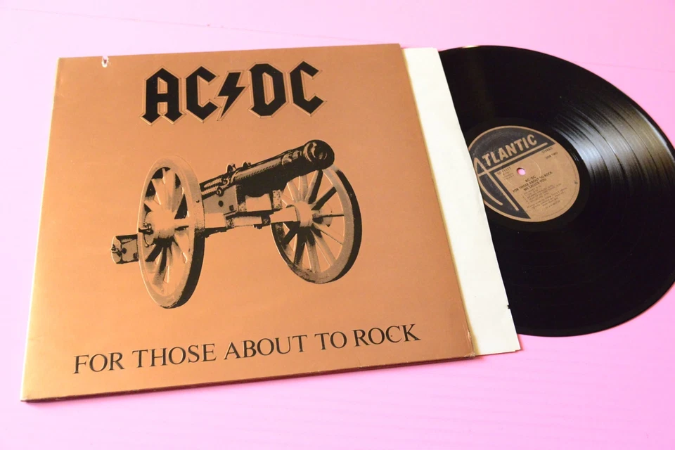 AC DC LP FOR THOSE ORIG US 1981 NM GATEFOLD COVER CON TESTO IN RILIEVO !!! - Immagine 1 di 1