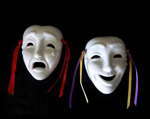 Vintage 3" miniature white porcelain figurine COMEDY TRAGEDY THEATRE MASKS white - Picture 1 of 5