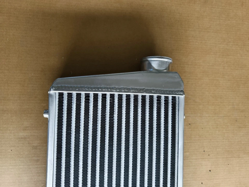 FMIC Aluminum Intercooler Universal 24"x12"x3" 600 x 300 x 76mm 3" Inlet/Outlet - Image 1 of 4