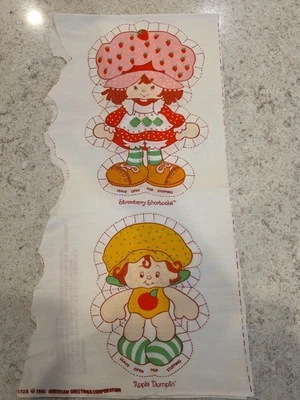 Travesseiros de tecido para artesanato STRAWBERRY SHORTCAKE recorte 2 padrões saudações americanas - Imagem 1 de 4