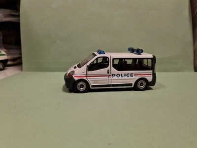 HONGWELL RENAULT TRAFIC POLICE FRANCE FRANCIA SCALA 1:43  - Immagine 1 di 4