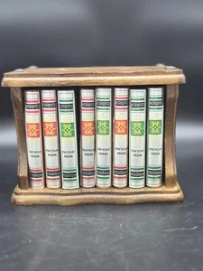 Vintage 8er Set Holz Enzyklopädie Buch Untersetzer mit Halter - Bild 1 von 7