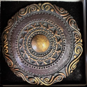 Irish Scrollwork Wrap Pin Brooch Resin - Bronze Colour - Picture 1 of 5