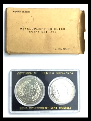 INDIA 1973 UNC DEVELOPEMENT ORIENTED COIN SET GROW MORE FOOD 10 + 20 RUPEES - Image 1 of 3