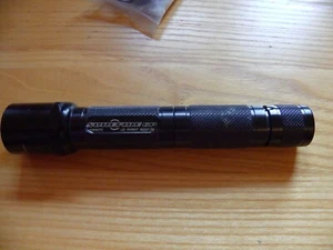 SureFire 6P A266073 us Patent 6222138 incl. Ladegerät für 220V und 24 Volt - Bild 1 von 8