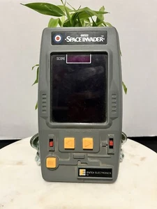 Vintage 1980 Space Invader Handheld Electronic Game Entex Older Model Tested - Picture 1 of 3