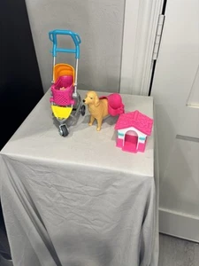 Barbie Repuesto Cachorros Paseo Juego Muñeca Interactiva Cochecito Perro Caramelo - Imagen 1 de 5