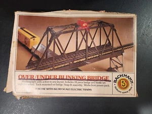 Vintage Bachmann HO Scale Over/Under Blinking Bridge Item 3030 Open Box - Picture 1 of 5