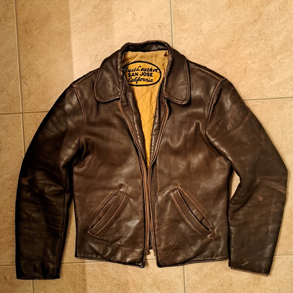 Chaqueta de Motocicleta JUST LEATHER SAN JOSE CALIFORNIA RARA Y ANTIGUA AÑOS 60 Forrada con Edredón Foto 1 de 4