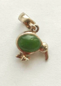 Very nice SMALL SILVER pendant kiwi bird stone genuine green jade - Picture 1 of 5