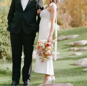 Carolina Herrera hyacinth wedding dress - Picture 1 of 9