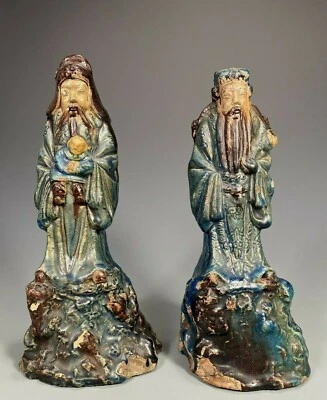 Par de figuras de cerámica china china de la dinastía Lohans Ming de pie aprox. 16-17th c Foto 1 de 4