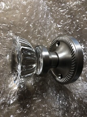 全新!!怀旧仓库水晶纯色黄铜隐私门把手套装“免运费” — 第 1/4 张图片