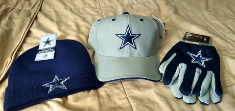 Dallas  Cowboys New fitted hat , Knit Hat and gloves. See Description For Size Cover