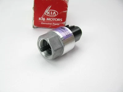 NEW - OEM 964202D501 Speedometer Impulse Sender Sensor For 2004-2005 Kia Spectra - Image 1 of 3