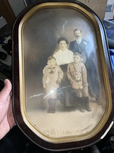 Antica foto ritratto di famiglia primi '900 colorata a mano cornice vetro bollato convessa - Foto 1 di 5